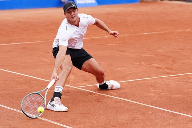 BASTAD, SWEDEN 20260718 Luciano Darderi during the men s semi-final at the Nordea Open tennis match in Bastad. BASTAD SWEDEN x9200x *** BASTAD, SWEDEN July 18, 2026 Luciano Darderi during the men s semifinal at the Nordea Open tennis tournament in Bastad BASTAD SWEDEN x9200x  Copyright: xBjörnxLarssonxRosvall TTx NORDEA OPEN TENNIS IN BASTAD