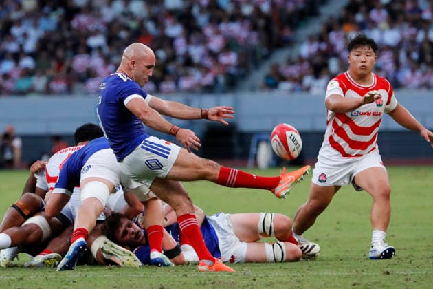 July 18, 2026, Tokyo, Japan: Maxime Lucu of France (9) kicks the ball during the Nations Championship 2026 between Japan and France at the National Stadium in Tokyo. France defeats Japan 42-15. Rugby Nations Championship 2026: Japan 15 - 42 France  - ZUMAm191 20260718_aap_m191_006 Copyright: xRodrigoxReyesxMarinx