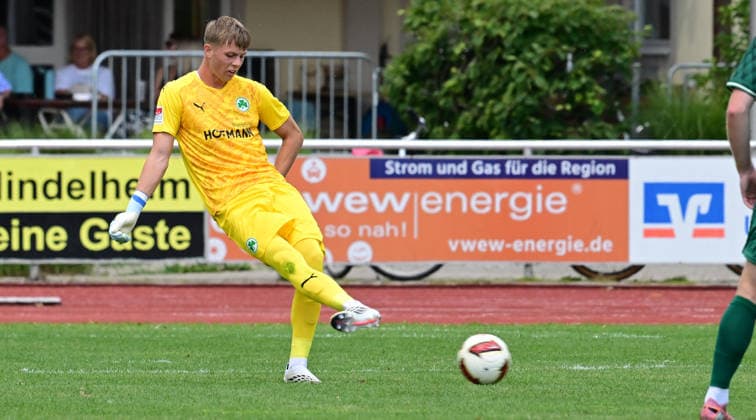 18.07.2026 - Fussball - Saison 2026 2027 - Testspiel Freundschaftsspiel Vorbereitungsspiel - SpVgg Greuther Fürth ( Kleeblatt ) - FC Zürich - Sportfoto Zink - xwoxzix - regulations prohibit any use of photographs as image sequences and or quasi-video - only for editorial use - Florian Hellstern (1, SpVgg Greuther Fürth ) *** July 18, 2026 Soccer Season 2026–2027 Exhibition Match Friendly Match Preseason Match SpVgg Greuther Fürth Kleeblatt FC Zurich Sports Photo Zink xwoxzix regulations prohibit any use of photographs as image sequences and or quasi-video; for editorial use only Florian Hellstern 1, SpVgg Greuther Fürth