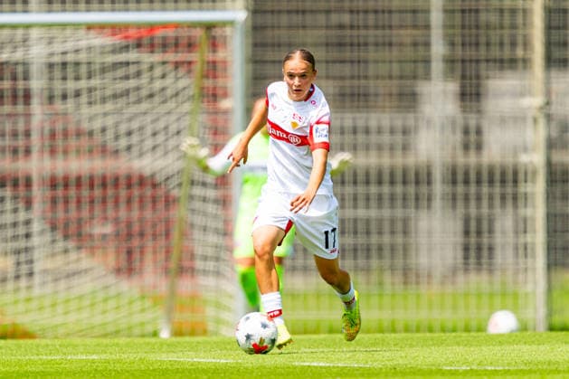 Testspiel: VfB Stuttgart vs. 1. FSV Mainz 05; 18.07.2026 Stuttgart, GERMANY - 18. July 2027: Muriel Dürr (VfB Stuttgart, 17) während dem Testspiel zwischen dem VfB Stuttgart und dem 1. FSV Mainz 05 auf dem Sportgelände des Clubzentrum des VfB Stuttgart. *** Friendly Match: VfB Stuttgart vs. 1. FSV Mainz 05, July 18, 2026, Stuttgart, GERMANY July 18, 2027 Muriel Dürr VfB Stuttgart, 17, during the friendly match between VfB Stuttgart and 1 FSV Mainz 05 at the sports complex of the VfB Stuttgart Club Center Copyright: xBEAUTIFULxSPORTS Steinx