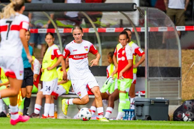 Testspiel: VfB Stuttgart vs. 1. FSV Mainz 05; 18.07.2026 Stuttgart, GERMANY - 18. July 2027: Muriel Dürr (VfB Stuttgart, 17) während dem Testspiel zwischen dem VfB Stuttgart und dem 1. FSV Mainz 05 auf dem Sportgelände des Clubzentrum des VfB Stuttgart. *** Friendly Match: VfB Stuttgart vs. 1. FSV Mainz 05, July 18, 2026, Stuttgart, GERMANY July 18, 2027 Muriel Dürr VfB Stuttgart, 17, during the friendly match between VfB Stuttgart and 1 FSV Mainz 05 at the sports complex of the VfB Stuttgart Club Center Copyright: xBEAUTIFULxSPORTS Steinx