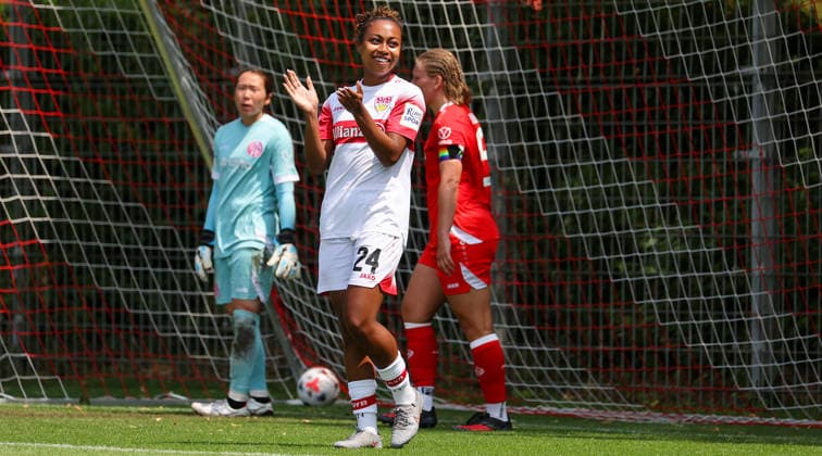 2026.07.18, Deutschland, Stuttgart, Fußball VfB Stuttgart Frauen vs. 1. FSV Mainz, Torschützin Katana Ameorfina Norman (VfB) jubelt über ihr Tor zum 2:1 *** July 18, 2026, Germany, Stuttgart, Soccer: VfB Stuttgart Women vs. 1. FSV Mainz; Goal scorer Katana Ameorfina Norman of VfB celebrates her goal to make it 2–1