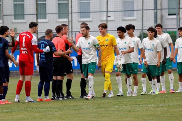 CFC vs Greuther Fürth U23 18.07.2026 Chemnitz, Stadion an der Irkutsker Straße, Fussball, Regionalliga Nordost, , Testspiel , CFC, CFC vs Greuther Fürth U23 Die Mannschaften begrüßen sich Chemnitz Sachsen BRD *** CFC vs. Greuther Fürth U23, July 18, 2026, Chemnitz, Stadion an der Irkutsker Straße, Sports, Soccer, Northeast Regional League, , Friendly Match, CFC, CFC vs. Greuther Fürth U23 The teams greet each other, Chemnitz, Saxony, Germany