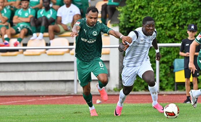 18.07.2026 - Fussball - Saison 2026 2027 - Testspiel Freundschaftsspiel Vorbereitungsspiel - SpVgg Greuther Fürth ( Kleeblatt ) - FC Zürich - Sportfoto Zink MeZi - xmexzix - regulations prohibit any use of photographs as image sequences and or quasi-video - only for editorial use - Sacha Banse Bansé (6, SpVgg Greuther Fürth ) Umeh Emmanuel (11, FC Zürich, rechts ) *** July 18, 2026 Soccer Season 2026–2027 Exhibition Match Friendly Match Preseason Match SpVgg Greuther Fürth Kleeblatt FC Zurich Sports Photo Zink MeZi xmexzix Regulations prohibit any use of photographs as image sequences and or quasi-video; for editorial use only. Sacha Banse Bansé 6, SpVgg Greuther Fürth Umeh Emmanuel 11, FC Zurich, right