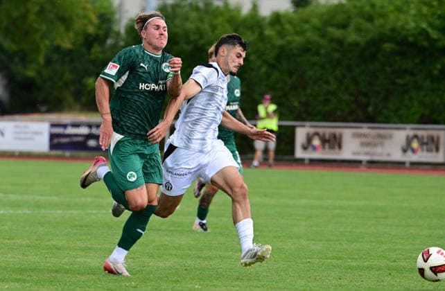 18.07.2026 - Fussball - Saison 2026 2027 - Testspiel Freundschaftsspiel Vorbereitungsspiel - SpVgg Greuther Fürth ( Kleeblatt ) - FC Zürich - Sportfoto Zink - xwoxzix - regulations prohibit any use of photographs as image sequences and or quasi-video - only for editorial use - Felix Klaus (30, SpVgg Greuther Fürth ) Selmin Hodza (32, FC Zürich ) *** July 18, 2026 Soccer Season 2026–2027 Exhibition Match Friendly Match Preseason Match SpVgg Greuther Fürth Kleeblatt FC Zurich Sports Photo Zink xwoxzix regulations prohibit any use of photographs as image sequences and or quasi-video; for editorial use only Felix Klaus 30, SpVgg Greuther Fürth Selmin Hodza 32, FC Zurich