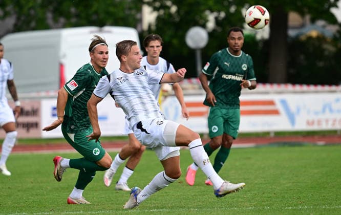 18.07.2026 - Fussball - Saison 2026 2027 - Testspiel Freundschaftsspiel Vorbereitungsspiel - SpVgg Greuther Fürth ( Kleeblatt ) - FC Zürich - Sportfoto Zink - xwoxzix - regulations prohibit any use of photographs as image sequences and or quasi-video - only for editorial use - Felix Klaus (30, SpVgg Greuther Fürth ) Ilan Sauter (27, FC Zürich ) *** July 18, 2026 Soccer Season 2026–2027 Exhibition Match Friendly Match Preseason Match SpVgg Greuther Fürth Kleeblatt FC Zurich Sports Photo Zink xwoxzix Regulations prohibit any use of photographs as image sequences and or quasi-video; for editorial use only. Felix Klaus 30, SpVgg Greuther Fürth Ilan Sauter 27, FC Zurich