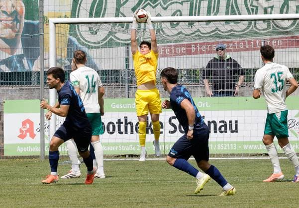 CFC vs Greuther Fürth U23 18.07.2026 Chemnitz, Stadion an der Irkutsker Straße, Fussball, Regionalliga Nordost, , Testspiel , CFC, CFC vs Greuther Fürth U23 Fürth- Torwart Theo Menapace in Aktion Chemnitz Sachsen BRD *** CFC vs. Greuther Fürth U23, July 18, 2026, Chemnitz, Stadion an der Irkutsker Straße, Sports, Soccer, Northeast Regional League, , Friendly Match, CFC, CFC vs. Greuther Fürth U23: Fürth goalkeeper Theo Menapace in action, Chemnitz, Saxony, Germany