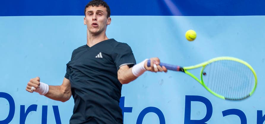 July 18, 2026, Gstaad, Bern, Switzerland: Gstaad Switzerland, 07 18 2026: JUAN MANUEL CERUNDOLO of Argentina is in action during semi-finals of EFG Swiss Open Gstaad ATP, Tennis Herren 250,Tennis Herren 250, which is known as the Swiss Gstaad Open and took place at Roy Emerson Arena in Gstaad, which is located in the famous ski resort of Gstaad and which is located in the Bernese Oberland..RAPHAEL COLLIGNON won 1-7; 7-6; 7-5. Tennis 2026: Swiss Open  - ZUMAd206 20260718_zip_d206_003 Copyright: xEricxDubostx