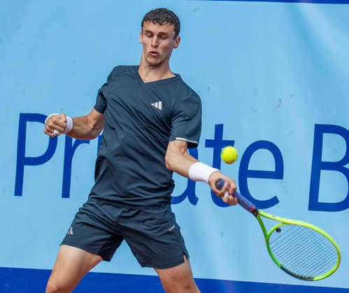 July 18, 2026, Gstaad, Bern, Switzerland: Gstaad Switzerland, 07 18 2026: JUAN MANUEL CERUNDOLO of Argentina is in action during semi-finals of EFG Swiss Open Gstaad ATP, Tennis Herren 250,Tennis Herren 250, which is known as the Swiss Gstaad Open and took place at Roy Emerson Arena in Gstaad, which is located in the famous ski resort of Gstaad and which is located in the Bernese Oberland..RAPHAEL COLLIGNON won 1-7; 7-6; 7-5. Tennis 2026: Swiss Open  - ZUMAd206 20260718_zip_d206_008 Copyright: xEricxDubostx