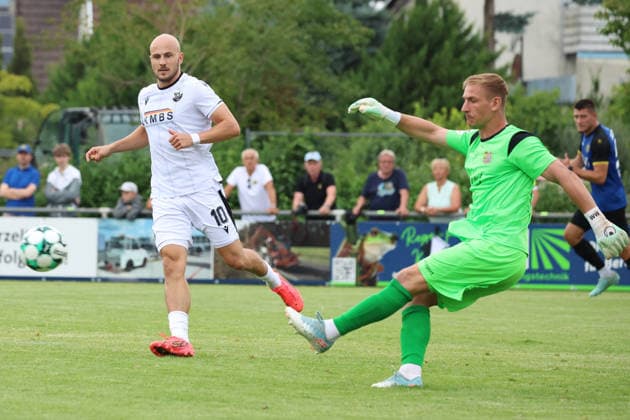 18.07.2026, xrekx, Fussball Testspiel, SV Sandhausen - 1. FC Saarbruecken v.l. Felix Lohkemper (SV Sandhausen) Kevin Broll (1. FC Saarbruecken) (DFL DFB REGULATIONS PROHIBIT ANY USE OF PHOTOGRAPHS as IMAGE SEQUENCES and or QUASI-VIDEO) Lautenbach *** July 18, 2026, xrekx, Soccer Friendly Match, SV Sandhausen vs. 1. FC Saarbrücken v l Felix Lohkemper SV Sandhausen Kevin Broll 1. FC Saarbrücken DFL DFB REGULATIONS PROHIBIT ANY USE OF PHOTOGRAPHS AS IMAGE SEQUENCES AND OR QUASI-VIDEO Lautenbach