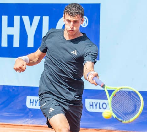 July 18, 2026, Gstaad, Bern, Switzerland: Gstaad Switzerland, 07 18 2026: JUAN MANUEL CERUNDOLO of Argentina is in action during semi-finals of EFG Swiss Open Gstaad ATP, Tennis Herren 250,Tennis Herren 250, which is known as the Swiss Gstaad Open and took place at Roy Emerson Arena in Gstaad, which is located in the famous ski resort of Gstaad and which is located in the Bernese Oberland..RAPHAEL COLLIGNON won 1-7; 7-6; 7-5. Gstaad Switzerland - ZUMAd206 20260718_zip_d206_016 Copyright: xEricxDubostx
