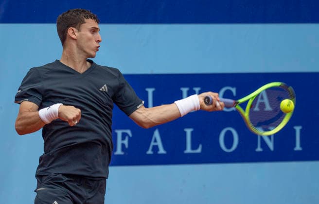 July 18, 2026, Gstaad, Bern, Switzerland: Gstaad Switzerland, 07 18 2026: JUAN MANUEL CERUNDOLO of Argentina is in action during semi-finals of EFG Swiss Open Gstaad ATP, Tennis Herren 250,Tennis Herren 250, which is known as the Swiss Gstaad Open and took place at Roy Emerson Arena in Gstaad, which is located in the famous ski resort of Gstaad and which is located in the Bernese Oberland..RAPHAEL COLLIGNON won 1-7; 7-6; 7-5. Gstaad Switzerland - ZUMAd206 20260718_zip_d206_019 Copyright: xEricxDubostx