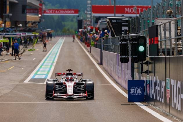 Esteban Ocon (TGR Haas F1 Team, 31) mit seinem Auto an der Boxenausfahrt, Grosser Preis von Belgien, Motorsport, Formel 1, Saison 2026, 18.07.2026 Grosser Preis von Belgien, Motorsport, Formel 1, Saison 2026, 18.07.2026 Spa Franchorchamps *** Esteban Ocon of the TGR Haas F1 Team, 31, with his car at the pit exit, Belgian Grand Prix, Motorsports, Formula 1, 2026 Season, July 18, 2026 Belgian Grand Prix, Motorsports, Formula 1, 2026 Season, July 18, 2026 Spa-Francorchamps Copyright: xEibner-Pressefoto AlexanderxNeisx EP_ANS