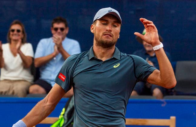 July 18, 2026, Gstaad, Bern, Switzerland: Gstaad Switzerland, 07 18 2026: RAPHAEL COLLIGNON of Belgium celebrates and the community, and thanks the public for the victory during semi-finals of EFG Swiss Open Gstaad ATP, Tennis Herren 250,Tennis Herren 250, which is known as the Swiss Gstaad Open and took place at Roy Emerson Arena in Gstaad, which is located in the famous ski resort of Gstaad and which is located in the Bernese Oberland..RAPHAEL COLLIGNON won 1-7; 7-6; 7-5. Gstaad Switzerland - ZUMAd206 20260718_zip_d206_034 Copyright: xEricxDubostx