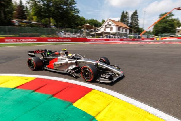 Gabriel Bortoletto (Audi Revolut F1 Team, 5) mit seinem Auto in der Kurve La Source, Grosser Preis von Belgien, Motorsport, Formel 1, Saison 2026, 18.07.2026 Grosser Preis von Belgien, Motorsport, Formel 1, Saison 2026, 18.07.2026 Spa Franchorchamps *** Gabriel Bortoletto, Audi Revolut F1 Team, No. 5, in his car at the La Source corner, Belgian Grand Prix, Motorsports, Formula 1, 2026 Season, July 18, 2026 Belgian Grand Prix, Motorsports, Formula 1, 2026 Season, July 18, 2026 Spa-Francorchamps Copyright: xEibner-Pressefoto AlexanderxNeisx EP_ANS