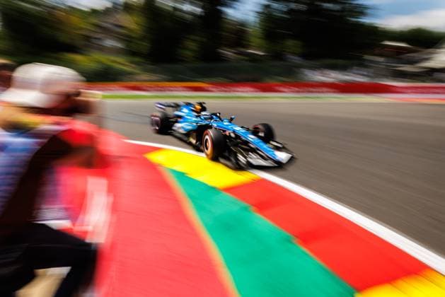 Alexander Albon (Atlassian Williams F1 Team, 23) mit seinem Auto in der Kurve La Source, Grosser Preis von Belgien, Motorsport, Formel 1, Saison 2026, 18.07.2026 Grosser Preis von Belgien, Motorsport, Formel 1, Saison 2026, 18.07.2026 Spa Franchorchamps *** Alexander Albon of the Atlassian Williams F1 Team, 23, in his car at the La Source corner, Belgian Grand Prix, Motorsports, Formula 1, 2026 Season, July 18, 2026 Belgian Grand Prix, Motorsports, Formula 1, 2026 Season, July 18, 2026 Spa-Francorchamps Copyright: xEibner-Pressefoto AlexanderxNeisx EP_ANS