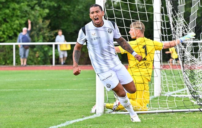 18.07.2026 - Fussball - Saison 2026 2027 - Testspiel Freundschaftsspiel Vorbereitungsspiel - SpVgg Greuther Fürth ( Kleeblatt ) - FC Zürich - Sportfoto Zink MeZi - xmexzix - regulations prohibit any use of photographs as image sequences and or quasi-video - only for editorial use - Torjubel Jubel Freude nach Treffer Tor Torschuß zum 1:1 durch Juan Jose Perea Mendoza (9, FC Zürich ) *** July 18, 2026 Soccer Season 2026–2027 Exhibition Match Friendly Match Preseason Match SpVgg Greuther Fürth Kleeblatt FC Zurich Sports Photo Zink MeZi xmexzix Regulations prohibit any use of photographs as image sequences and or quasi-video; for editorial use only Goal celebrationCelebration Joy after a goal Goal Shot on goal for the 1–1 equalizer by Juan Jose Perea Mendoza 9, FC Zurich