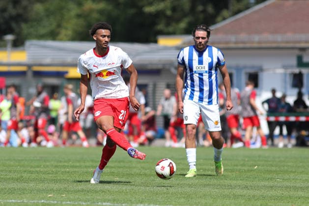 Testspiel: RB Leipzig - VSG Altglienicke, 18.07.26 Tidiam Gomis (27, RB Leipzig). Fußball, Saison-Vorbereitung 2026 2027, Testspiel: RB Leipzig (1. Bundesliga) vs. VSG Altglienicke Berlin (Regionalliga Nordost) am 18.07.26 im Stadion am Bad, Markranstädt. *** Friendly Match: RB Leipzig vs. VSG Altglienicke, July 18, 2026 – Tidiam Gomis 27, RB Leipzig Soccer, 2026–2027 Preseason, Friendly Match: RB Leipzig (1. Bundesliga) vs. VSG Altglienicke (Berlin Regionalliga Nordost) on July 18, 2026, at Stadion am Bad, Markranstädt Copyright: xBEAUTIFULxSPORTS JanxKaeferx