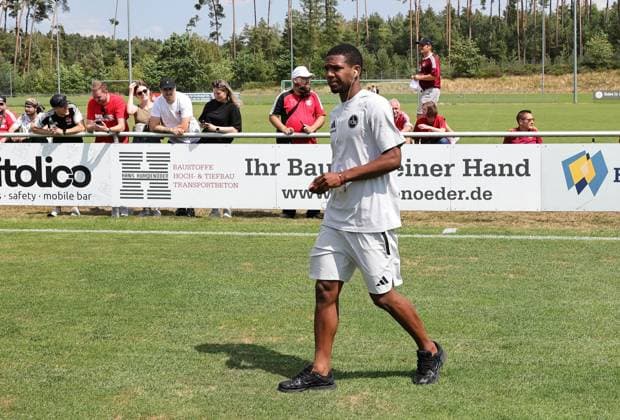 18.07.2026 - Fussball - Saison 2026 2027 - Testspiel Freundschaftsspiel Vorbereitungsspiel: 1. FC Nürnberg Nuernberg FCN ( Club ) - SV Waldhof Mannheim 07 - Sportfoto Zink DaMa - xdaxmax - Miquel Angel Hurtado Gomez (43, 1. FC Nürnberg FCN ) bei Platzbesichtigung *** July 18, 2026 Soccer Season 2026–2027 Exhibition Match Friendly Match Preseason Match 1 FC Nürnberg (FCN) vs. SV Waldhof Mannheim 07 Sports Photo Zink DaMa xdaxmax Miquel Angel Hurtado Gomez 43, 1 FC Nürnberg (FCN) during a field inspection