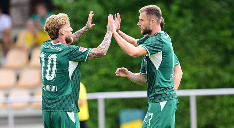 18.07.2026 - Fussball - Saison 2026 2027 - Testspiel Freundschaftsspiel Vorbereitungsspiel - SpVgg Greuther Fürth ( Kleeblatt ) - FC Zürich - Sportfoto Zink - xwoxzix - regulations prohibit any use of photographs as image sequences and or quasi-video - only for editorial use - Torjubel Jubel Freude nach Treffer Tor Torschuß zum 2:2 durch Dennis Srbeny (7, SpVgg Greuther Fürth ) - Ole Pohlmann (10, SpVgg Greuther Fürth ) Dennis Srbeny (7, SpVgg Greuther Fürth ) *** July 18, 2026 Soccer Season 2026–2027 Exhibition Match Friendly Match Preseason Match SpVgg Greuther Fürth Kleeblatt FC Zurich Sports Photo Zink xwoxzix regulations prohibit any use of photographs as image sequences and or quasi-video; for editorial use only Goal celebration Jcelebration, joy after a goal, goal, shot on goal for the 2–2 equalizer by Dennis Srbeny 7, SpVgg Greuther Fürth; Ole Pohlmann 10, SpVgg Greuther Fürth; Dennis Srbeny 7, SpVgg Greuther Fürth