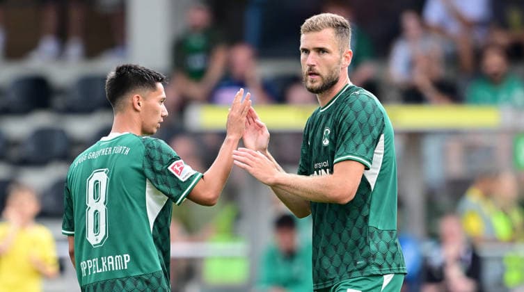 18.07.2026 - Fussball - Saison 2026 2027 - Testspiel Freundschaftsspiel Vorbereitungsspiel - SpVgg Greuther Fürth ( Kleeblatt ) - FC Zürich - Sportfoto Zink - xwoxzix - regulations prohibit any use of photographs as image sequences and or quasi-video - only for editorial use - Torjubel Jubel Freude nach Treffer Tor Torschuß zum 2:2 durch Dennis Srbeny (7, SpVgg Greuther Fürth ) - Shinta Appelkamp (8, SpVgg Greuther Fürth ) Dennis Srbeny (7, SpVgg Greuther Fürth ) *** July 18, 2026 Soccer Season 2026–2027 Exhibition Match Friendly Match Preseason Match SpVgg Greuther Fürth Kleeblatt FC Zurich Sports Photo Zink xwoxzix regulations prohibit any use of photographs as image sequences and or quasi-video; for editorial use only Goal celebration Jcelebration, joy after a goal, goal, shot on goal for the 2–2 equalizer by Dennis Srbeny 7, SpVgg Greuther Fürth; Shinta Appelkamp 8, SpVgg Greuther Fürth; Dennis Srbeny 7, SpVgg Greuther Fürth