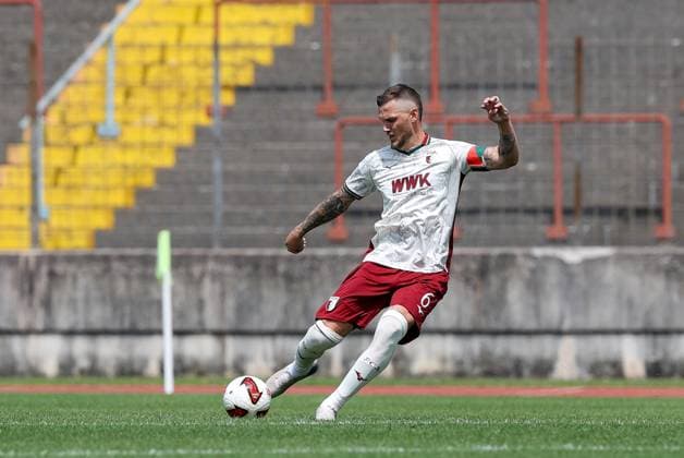 Jeffrey Gouweleeuw 6 (FC Augsburg), FC Augsburg vs. BFV-Schwaben-Auswahl, Fussball, 1. Bundesliga, Testspiel, Saison 2026 27, 18.07.2026 Augsburg Bayern Deutschland *** Jeffrey Gouweleeuw 6 FC Augsburg, FC Augsburg vs. BFV Schwaben Select, Soccer, Bundesliga 1, Friendly Match, 2026–27 Season, July 18, 2026, Augsburg, Bavaria, Germany Copyright: xkolbert-press ChristianxKolbertx