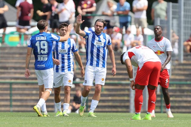 18.07.2026, xtgx, Fussball Testspiel, RB Leipzig - VSG Altglienicke emspor, v.l. Jonas Nietfeld (Altglienicke, 10) Jubel, Torjubel, jubelt ueber das Tor, celebrate the goal, celebration (DFL DFB REGULATIONS PROHIBIT ANY USE OF PHOTOGRAPHS as IMAGE SEQUENCES and or QUASI-VIDEO) Markranstädt *** July 18, 2026, xtgx, Soccer Friendly Match, RB Leipzig vs. VSG Altglienicke emspor, from left: Jonas Nietfeld (Altglienicke), 10 Cheering, Goal celebration, celebrating the goal, DFL and DFB regulations prohibit any use of photographs as image sequences and or quasi-video Markranstädt