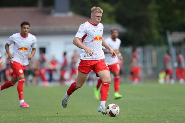 18.07.2026, xtgx, Fussball Testspiel, RB Leipzig - VSG Altglienicke emspor, v.l. Conrad Harder (Leipzig, 9) (DFL DFB REGULATIONS PROHIBIT ANY USE OF PHOTOGRAPHS as IMAGE SEQUENCES and or QUASI-VIDEO) Markranstädt *** July 18, 2026, xtgx, soccer exhibition match, RB Leipzig vs. VSG Altglienicke emspor, from left: Conrad Harder (Leipzig), 9 DFL DFB REGULATIONS PROHIBIT ANY USE OF PHOTOGRAPHS AS IMAGE SEQUENCES AND OR QUASI-VIDEO Markranstädt