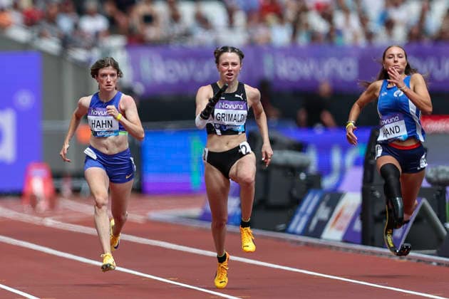 2026 Wanda Diamond League - Novuna London Athletics Meet Anna Grimaldi of New Zealand leads the group during the Women s 100m Para event at the Wanda Diamond League meeting at the London Stadium in Stratford, London. United Kingdom  Copyright: xMIxNewsx originalFilename:fletcher-wandadua260718_npYl3.jpg