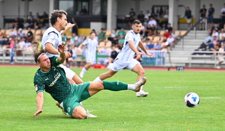 18.07.2026 - Fussball - Saison 2026 2027 - Testspiel Freundschaftsspiel Vorbereitungsspiel - SpVgg Greuther Fürth ( Kleeblatt ) - FC Zürich - Sportfoto Zink - xwoxzix - regulations prohibit any use of photographs as image sequences and or quasi-video - only for editorial use - Felix Klaus (30, SpVgg Greuther Fürth ) Lindrit Kamberi (2, FC Zürich ) *** July 18, 2026 Soccer Season 2026–2027 Exhibition Match Friendly Match Preseason Match SpVgg Greuther Fürth Kleeblatt FC Zurich Sports Photo Zink xwoxzix regulations prohibit any use of photographs as image sequences and or quasi-video; for editorial use only Felix Klaus 30, SpVgg Greuther Fürth, Lindrit Kamberi 2, FC Zurich