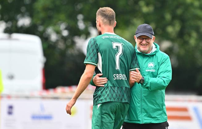 18.07.2026 - Fussball - Saison 2026 2027 - Testspiel Freundschaftsspiel Vorbereitungsspiel - SpVgg Greuther Fürth ( Kleeblatt ) - FC Zürich - Sportfoto Zink MeZi - xmexzix - regulations prohibit any use of photographs as image sequences and or quasi-video - only for editorial use - Dennis Srbeny (7, SpVgg Greuther Fürth ) Heiko Vogel ( Trainer SpVgg Greuther Fürth ) *** July 18, 2026 Soccer Season 2026–2027 Exhibition Match Friendly Match Preseason Match SpVgg Greuther Fürth Kleeblatt FC Zurich Sports Photo Zink MeZi xmexzix Regulations prohibit any use of photographs as image sequences and or quasi-video; for editorial use only. Dennis Srbeny 7, SpVgg Greuther Fürth Heiko Vogel, Coach of SpVgg Greuther Fürth
