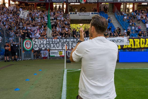BASEL, SWITZERLAND - JULY 18: warm welcome for head coach Stephan Lichtsteiner of Basel from Juve Supporters before the pre-season friendly match between FC Basel 1893 and Juventus at St. Jakob Stadium on July 18, 2026 in Basel, Switzerland. *** BASEL, SWITZERLAND, JULY 18: A warm welcome for Basel head coach Stephan Lichtsteiner from Juventus supporters before the preseason friendly match between FC Basel 1893 and Juventus at St. Jakob Stadium on July 18, 2026, in Basel, Switzerland Copyright: xJustPictures.ch PascalxvonxBürenx jp-en-EuSpIm-Pavo_Fotografie-04893