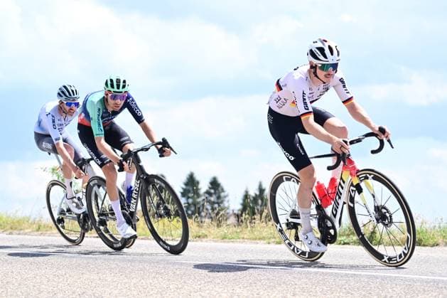 Tour de France 2026 Stage 14 LE MARKSTEIN, FRANCE - JULY 18 : Engelhardt Felix (GER) of Team Jayco AlUla in action during stage 14 of the 113rd edition of Tour de France an UCI World Tour 2.UWT cycling road race stage for Men Elite of 155 km with start in Mulhouse and finish in Le Markstein on July 18, 2026 in Le Markstein, France, 18 07 2026 ( Motordriver Kurt Vandenborre - Le Markstein France  Copyright: xPeterxDexVoechtx
