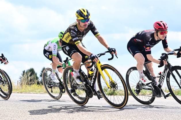 Tour de France 2026 Stage 14 LE MARKSTEIN, FRANCE - JULY 18 : Campenaerts Victor (BEL) of Team Visma Lease a Bike in action during stage 14 of the 113rd edition of Tour de France an UCI World Tour 2.UWT cycling road race stage for Men Elite of 155 km with start in Mulhouse and finish in Le Markstein on July 18, 2026 in Le Markstein, France, 18 07 2026 ( Motordriver Kurt Vandenborre - Le Markstein France  Copyright: xPeterxDexVoechtx