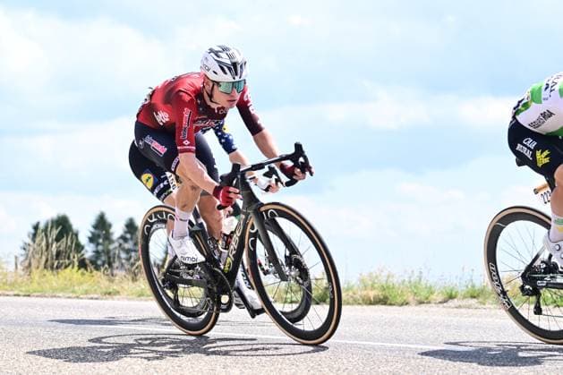 Tour de France 2026 Stage 14 LE MARKSTEIN, FRANCE - JULY 18 : Van Eetvelt Lennert (BEL) of Lotto - Intermarche in action during stage 14 of the 113rd edition of Tour de France an UCI World Tour 2.UWT cycling road race stage for Men Elite of 155 km with start in Mulhouse and finish in Le Markstein on July 18, 2026 in Le Markstein, France, 18 07 2026 ( Motordriver Kurt Vandenborre - Le Markstein France  Copyright: xPeterxDexVoechtx