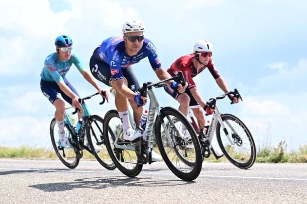 Tour de France 2026 Stage 14 LE MARKSTEIN, FRANCE - JULY 18 : Rickaert Jonas (BEL) of Alpecin - Premier Tech in action during stage 14 of the 113rd edition of Tour de France an UCI World Tour 2.UWT cycling road race stage for Men Elite of 155 km with start in Mulhouse and finish in Le Markstein on July 18, 2026 in Le Markstein, France, 18 07 2026 ( Motordriver Kurt Vandenborre - Le Markstein France  Copyright: xPeterxDexVoechtx