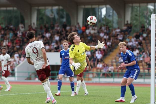 Torwartaktion von Felix Unger 12 (FC Memmingen), FC Augsburg vs. BFV-Schwaben-Auswahl, Fussball, 1. Bundesliga, Testspiel, Saison 2026 27, 18.07.2026 Augsburg Bayern Deutschland *** Goalkeeper save by Felix Unger 12, FC Memmingen, FC Augsburg vs. BFV Schwaben Select Team, Soccer, Bundesliga 1, Friendly Match, 2026–27 Season, July 18, 2026, Augsburg, Bavaria, Germany Copyright: xkolbert-press ChristianxKolbertx