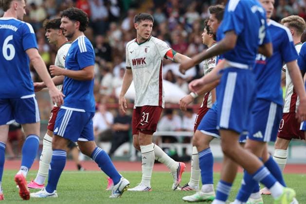 Torjubel von Keven Schlotterbeck 31 (FC Augsbburg) zum 4:0, FC Augsburg vs. BFV-Schwaben-Auswahl, Fussball, 1. Bundesliga, Testspiel, Saison 2026 27, 18.07.2026 Augsburg Bayern Deutschland *** Keven Schlotterbeck (No. 31, FC Augsburg) celebrates his goal to make it 4–0, FC Augsburg vs. BFV Schwaben Select, Soccer, Bundesliga 1, Friendly Match, 2026–27 Season, July 18, 2026, Augsburg, Bavaria, Germany Copyright: xkolbert-press ChristianxKolbertx