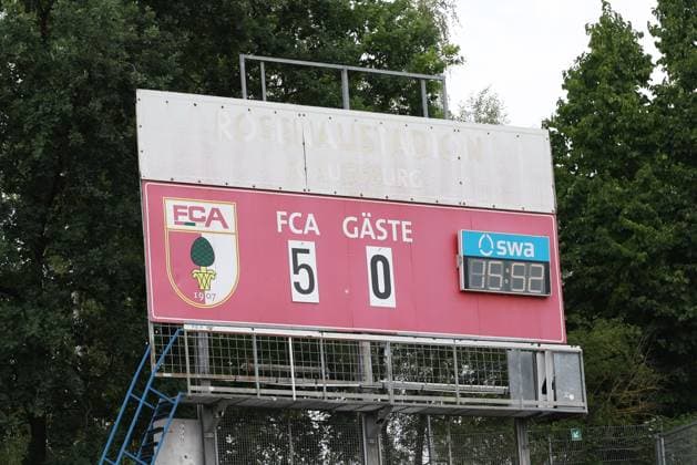 Endstand auf der Anzeigetafel 5:0, FC Augsburg vs. BFV-Schwaben-Auswahl, Fussball, 1. Bundesliga, Testspiel, Saison 2026 27, 18.07.2026 Augsburg Bayern Deutschland *** Final score on the scoreboard: 5–0, FC Augsburg vs. BFV Schwaben Select, Soccer, Bundesliga 1, Friendly, 2026–27 Season, July 18, 2026, Augsburg, Bavaria, Germany Copyright: xkolbert-press ChristianxKolbertx