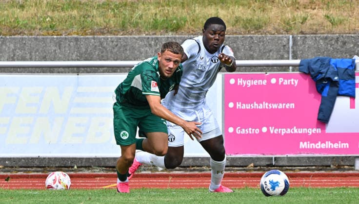 18.07.2026 - Fussball - Saison 2026 2027 - Testspiel Freundschaftsspiel Vorbereitungsspiel - SpVgg Greuther Fürth ( Kleeblatt ) - FC Zürich - Sportfoto Zink MeZi - xmexzix - regulations prohibit any use of photographs as image sequences and or quasi-video - only for editorial use - Jakob Krautkrämer (48, SpVgg Greuther Fürth, links ) Umeh Emmanuel (11, FC Zürich ) *** July 18, 2026 Soccer Season 2026–2027 Exhibition Match Friendly Match Preseason Match SpVgg Greuther Fürth Kleeblatt FC Zurich Sports Photo Zink MeZi xmexzix Regulations prohibit any use of photographs as image sequences and or quasi-video; for editorial use only Jakob Krautkrämer 48, SpVgg Greuther Fürth, left: Umeh Emmanuel 11, FC Zurich