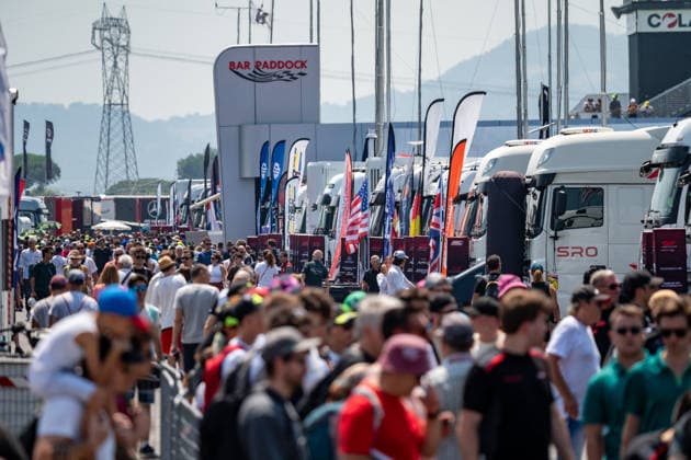MOTORSPORTS - GT World Challenge - Misano - Round 5 Photo by IPA ABACAPRESS.COM86779778 - Fans in the paddock during the Misano - Round 5 GT World Challenge race in Misano, Italy, July 18, 2026 Misano Italy  Copyright: xIPAxSport ABACAx