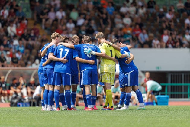 Team (BFV-Schwaben-Auswahl), Spielerkreis beim Spiel zwischen FC Augsburg v BFV-Schwaben-Auswahl, Fussball, Herren, Bundesliga, 2026 2027, Testspiel am 18.07.2026 in Augsburg, Rosenaustadion. Bayern Deutschland *** BFV Schwaben Select Team, players on the field during the match between FC Augsburg and BFV Schwaben Select Team, soccer, men s, Bundesliga, 2026–2027, friendly match on July 18, 2026, in Augsburg, Rosenaustadion, Bavaria, Germany