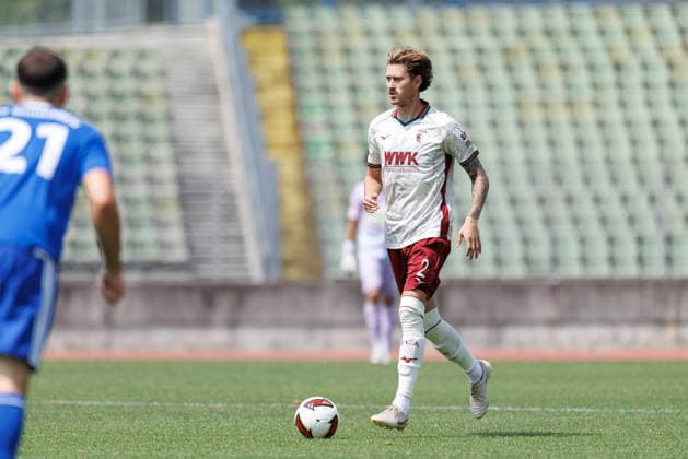 Calvin Brackelmann (2, FC Augsburg) beim Spiel zwischen FC Augsburg v BFV-Schwaben-Auswahl, Fussball, Herren, Bundesliga, 2026 2027, Testspiel am 18.07.2026 in Augsburg, Rosenaustadion. Bayern Deutschland *** Calvin Brackelmann 2, FC Augsburg in the match between FC Augsburg and BFV Schwaben Selection, soccer, men s, Bundesliga, 2026–2027, friendly match on July 18, 2026, in Augsburg, Rosenaustadion, Bavaria, Germany