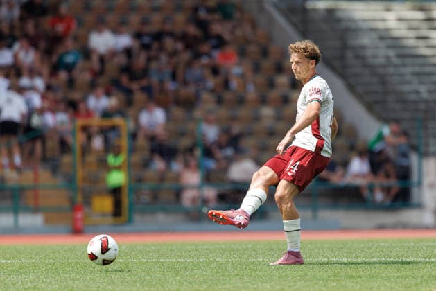 Yannik Keitel (14, FC Augsburg) beim Spiel zwischen FC Augsburg v BFV-Schwaben-Auswahl, Fussball, Herren, Bundesliga, 2026 2027, Testspiel am 18.07.2026 in Augsburg, Rosenaustadion. Bayern Deutschland *** Yannik Keitel, 14, FC Augsburg, during the match between FC Augsburg and the BFV Schwaben All-Star Team, soccer, men s, Bundesliga, 2026–2027, friendly match on July 18, 2026, in Augsburg, Rosenaustadion, Bavaria, Germany
