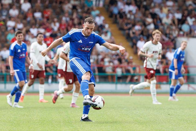 Lukas Müller (21, BFV-Schwaben-Auswahl) beim Spiel zwischen FC Augsburg v BFV-Schwaben-Auswahl, Fussball, Herren, Bundesliga, 2026 2027, Testspiel am 18.07.2026 in Augsburg, Rosenaustadion. Bayern Deutschland *** Lukas Müller, 21, BFV Schwaben Select Team, in the match between FC Augsburg and BFV Schwaben Select Team, soccer, men s, Bundesliga, 2026–2027, friendly match on July 18, 2026, in Augsburg, Rosenaustadion, Bavaria, Germany