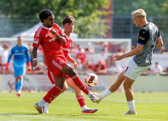 18.07.2026 - Fussball - Saison 2026 2027 - Testspiel Freundschaftsspiel Vorbereitungsspiel: 1. FC Nürnberg Nuernberg FCN ( Club ) - SV Waldhof Mannheim 07 - Sportfoto Zink DaMa - xdaxmax - Rayan Ghrieb (7, 1. FC Nürnberg FCN ) Marc Kornwachs (15, 1. FC Nürnberg FCN ) Julian Rieckmann (21, SV Waldhof Mannheim 07 SVW07 ) *** July 18, 2026 Soccer Season 2026–2027 Exhibition Match Friendly Match Preseason Match 1 FC Nürnberg (Nürnberg FCN) vs. SV Waldhof Mannheim 07 (SVW07) Sports Photo by Zink DaMa xdaxmax Rayan Ghrieb 7, 1 FC Nuremberg FCN Marc Kornwachs 15, 1 FC Nuremberg FCN Julian Rieckmann 21, SV Waldhof Mannheim 07 SVW07