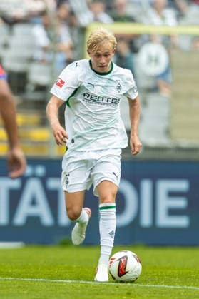 Fritz Fleck (Borussia Moenchengladbach) in Aktion, am Ball, Einzelaktion waehrend des Freundschaftsspiels in der Saisonvorbereitung zwischen Wuppertaler Sportverein und Borussia Mönchengladbach im Stadion am Zoo am 18. Juli 2026 in Wuppertal, Deutschland. (Foto von Mario Hommes DeFodi Images) +++ Fritz Fleck (Borussia Moenchengladbach) controls the ball during the during the pre-season friendly match between Wuppertaler Sportverein and Borussia Mönchengladbach at Stadion am Zoo on July 18, 2026 in Wuppertal, Germany. (Photo by Mario Hommes DeFodi Images) - *** Fritz Fleck of Borussia Mönchengladbach in action, on the ball, making a solo run during the preseason friendly match between Wuppertaler Sportverein and Borussia Mönchengladbach at Stadion am Zoo on July 18, 2026, in Wuppertal, Germany. Photo by Mario Hommes, DeFodi Images. Fritz Fleck of Borussia Mönchengladbach controls the ball during the preseason friendly match between Wuppertaler Sportverein and Borussia Mönchengladbach at Stadion am Zoo on July 18, 2026, in Wuppertal, Germany. Photo by Mario Hommes, DeFodi Images.