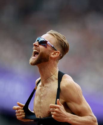 Josh Kerr of Great Britain wins the Mens 1 mile to set a new World record with a time of 3:42.66. The London Athletics Meet, Wanda Diamond League, London Stadium, London, UK - 18 Jul 2026London London Stadium United Kingdom  Copyright: xJamesxMarsh Shutterstockx 16996766bs