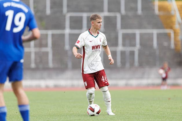 Ben Exner (46, FC Augsburg) beim Spiel zwischen FC Augsburg v BFV-Schwaben-Auswahl, Fussball, Herren, Bundesliga, 2026 2027, Testspiel am 18.07.2026 in Augsburg, Rosenaustadion. Bayern Deutschland *** Ben Exner, 46, FC Augsburg, during the match between FC Augsburg and BFV Schwaben Selection, soccer, men s, Bundesliga, 2026–2027, friendly match on July 18, 2026, in Augsburg, Rosenaustadion, Bavaria, Germany