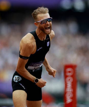 Josh Kerr of Great Britain wins the Mens 1 mile to set a new World record with a time of 3:42.66. The London Athletics Meet, Wanda Diamond League, London Stadium, London, UK - 18 Jul 2026London London Stadium United Kingdom  Copyright: xJamesxMarsh Shutterstockx 16996766bw